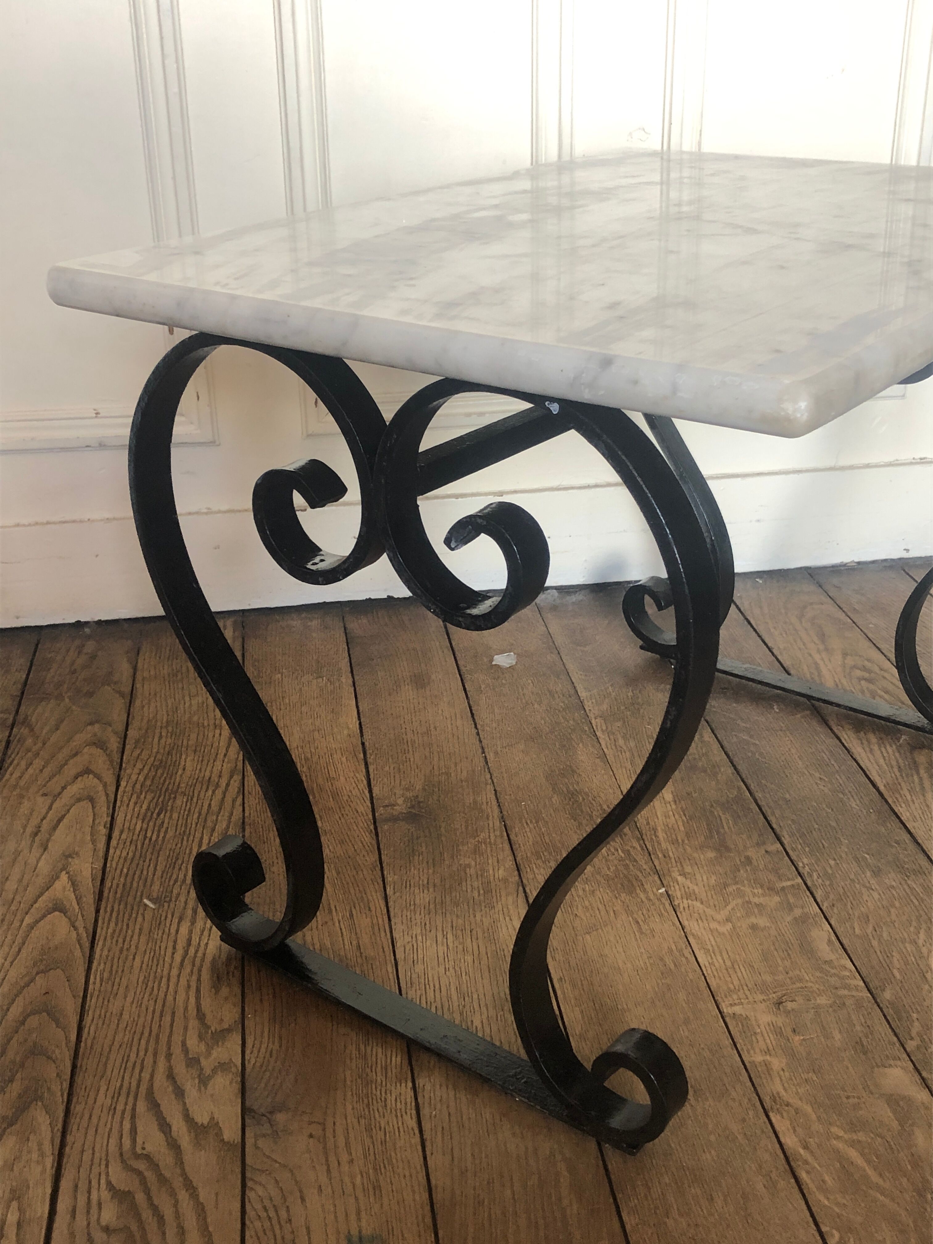 Table low white marble