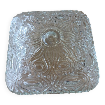 Plafonnier ancien en verre moulé