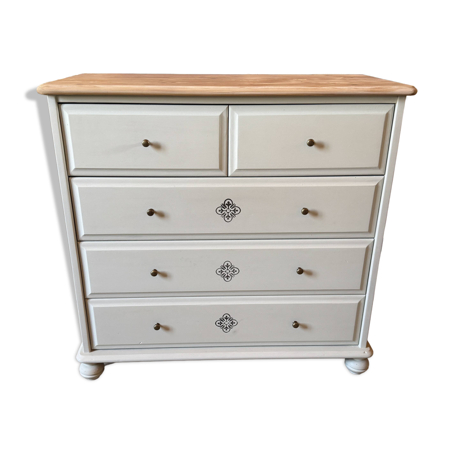 Chest of drawers