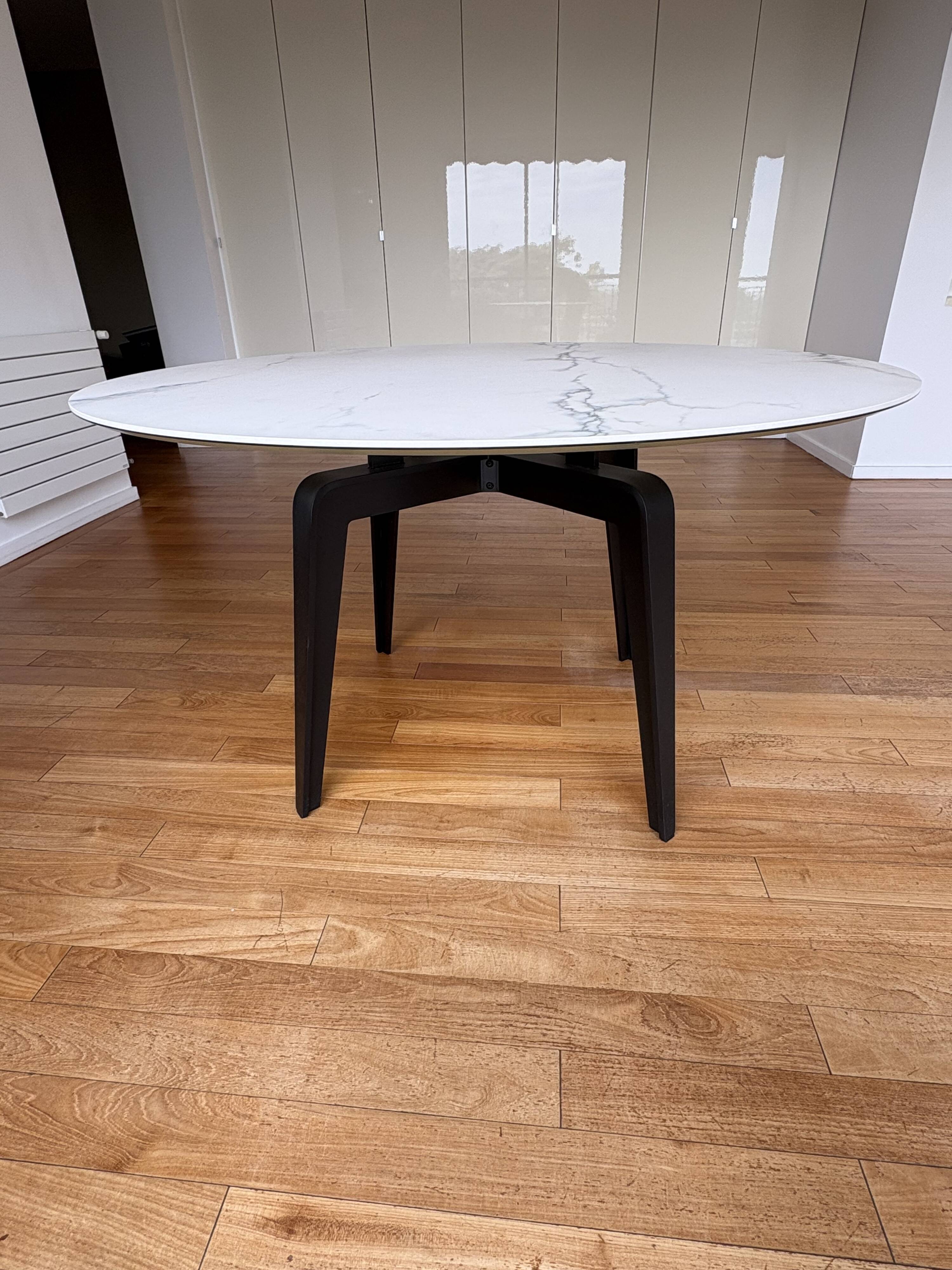 Table ronde Odessa Ligne Roset