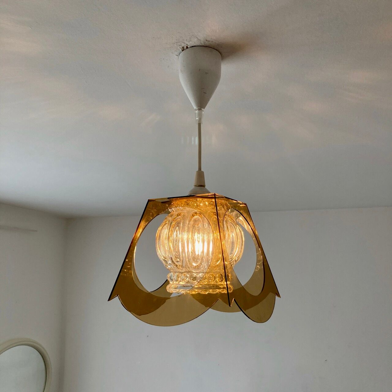 Plexi chandelier and glass