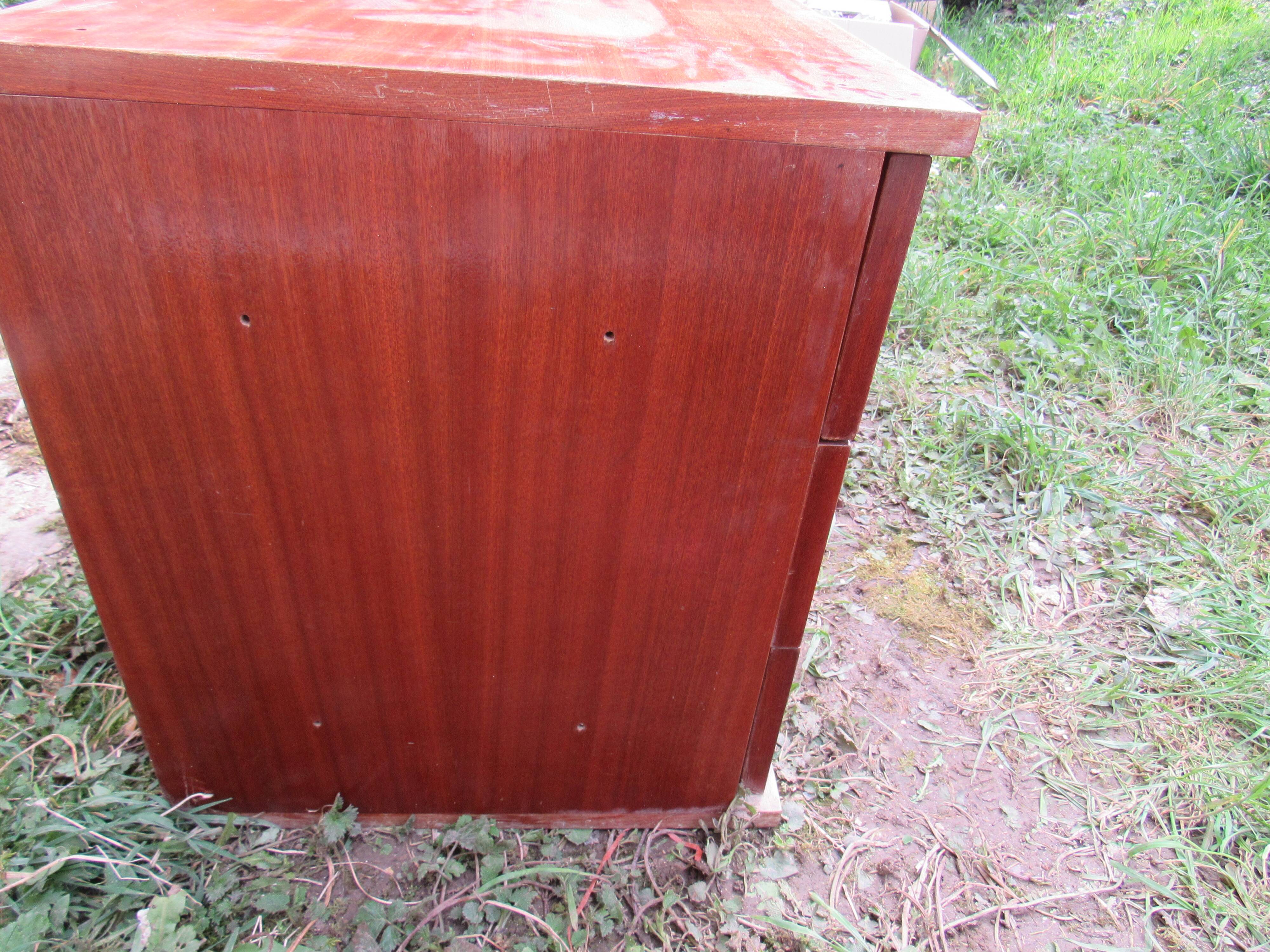 Low chest of drawers