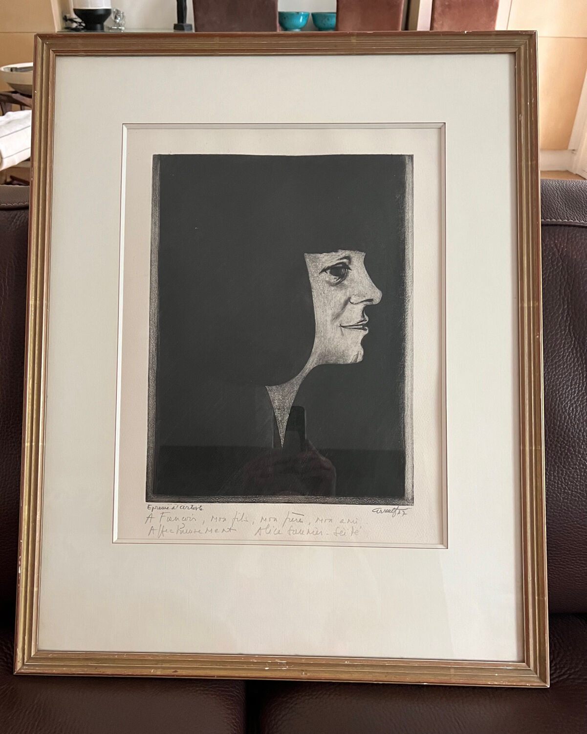 Painting portrait of a woman in profile