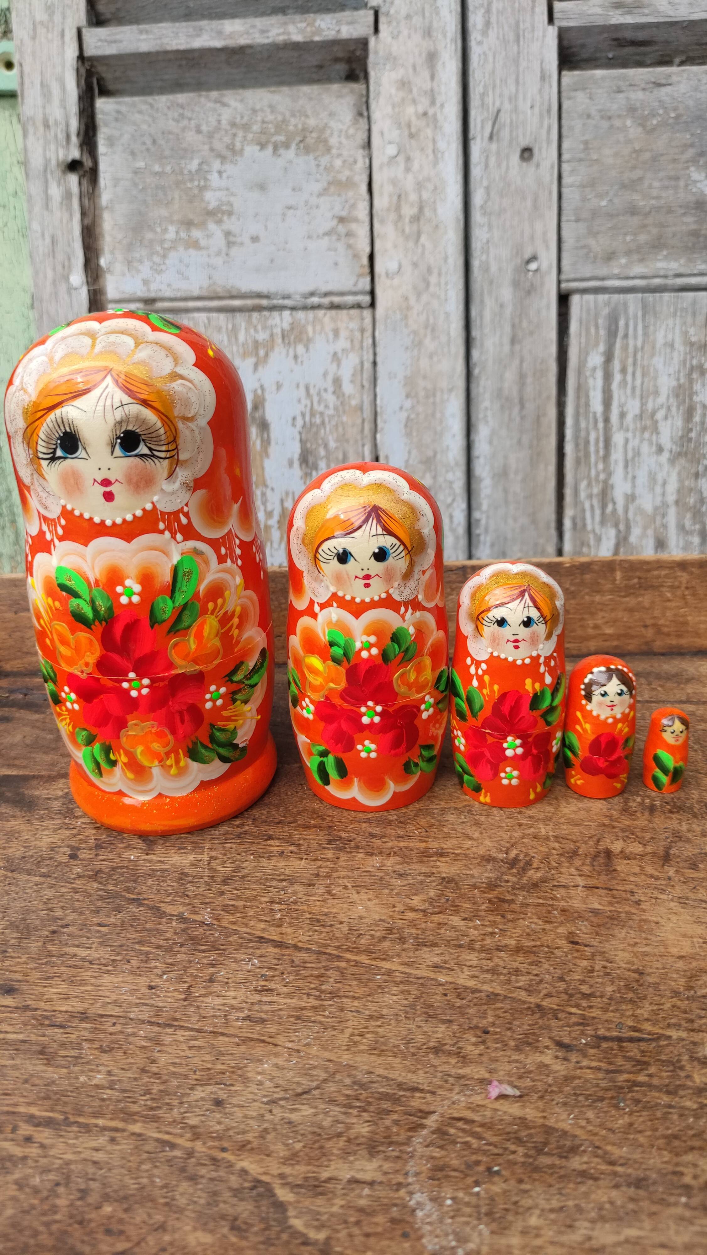 Poupées russes ou Matriochka traditionnelle