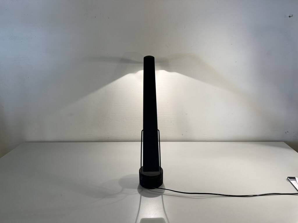 Dove Barbaglia & Colombo vintage desk lamp from the 1980s.