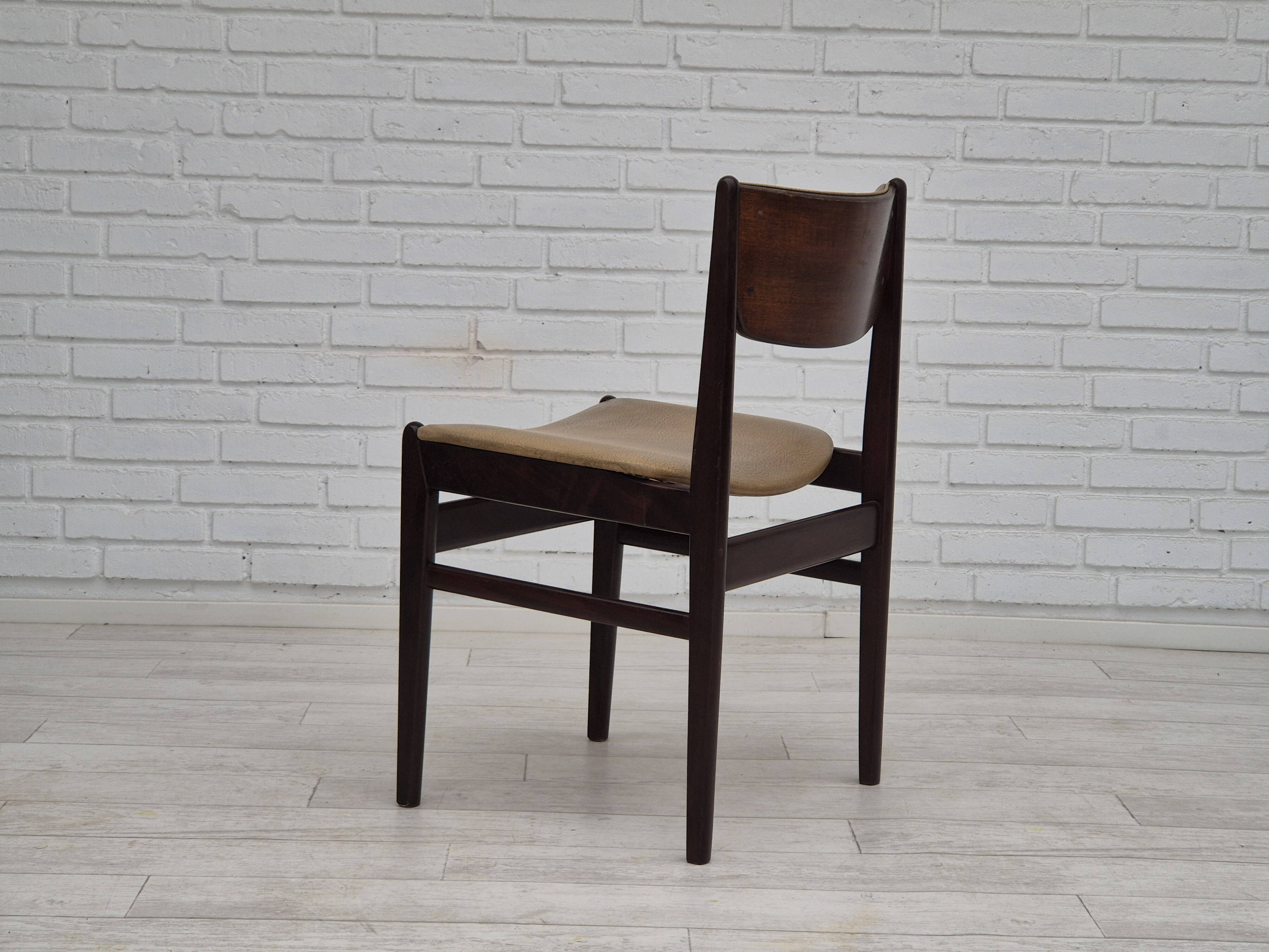 1970s, set of 5 Danish dinning chairs, original condition, teak wood, leather.