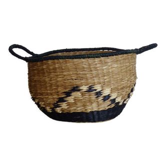 Vintage basket in black and beige raffia