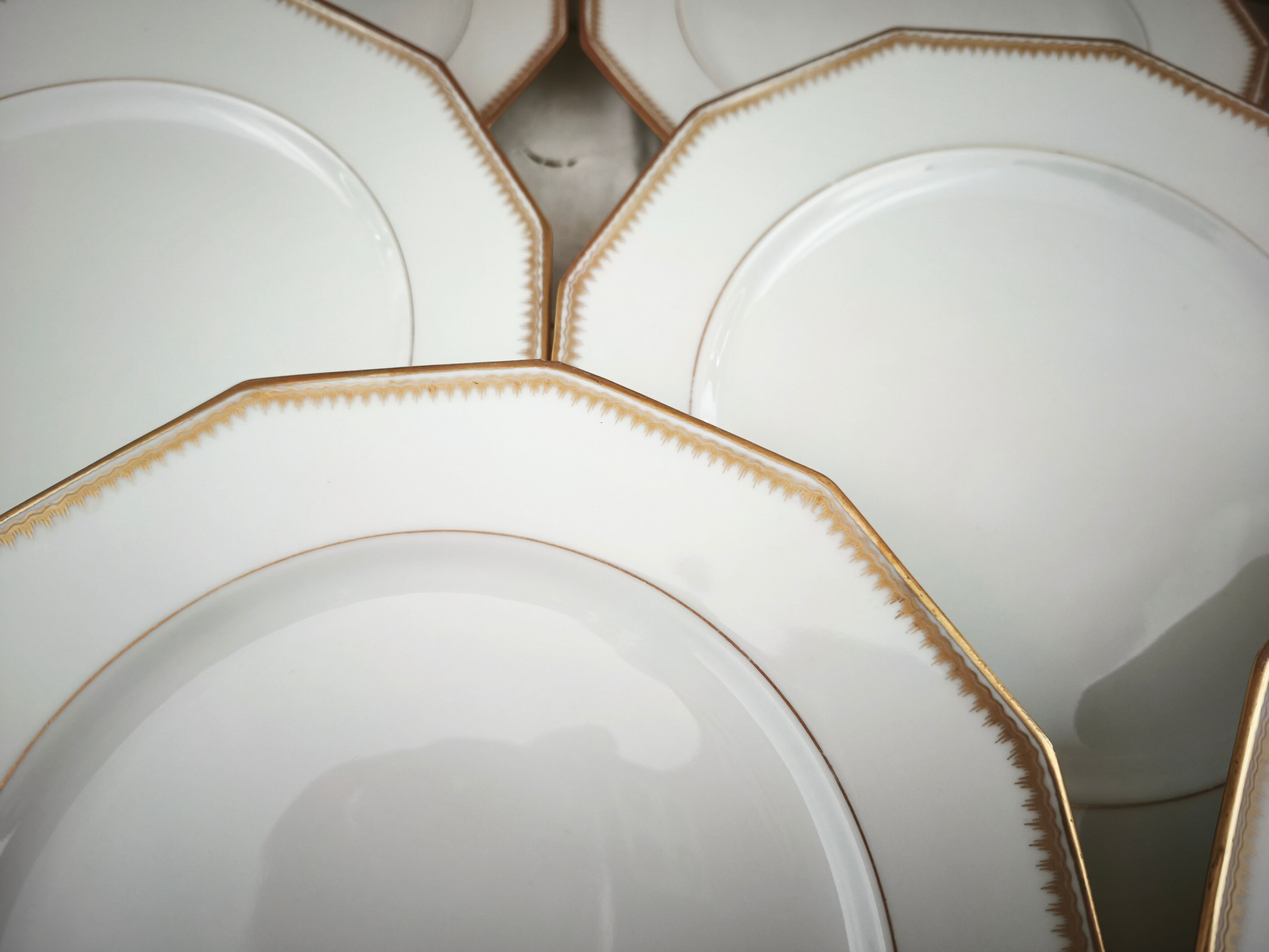Set of 11 flat plates in Limoges porcelain by Maison Lanternier & C.