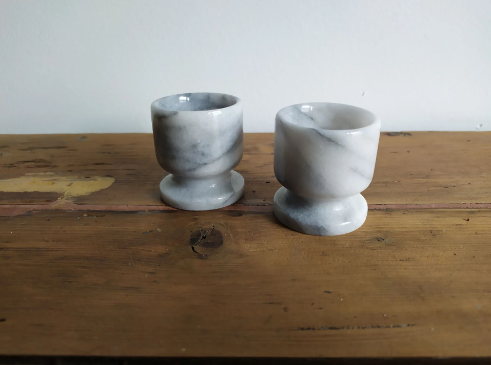 Pair of marble coquetiers