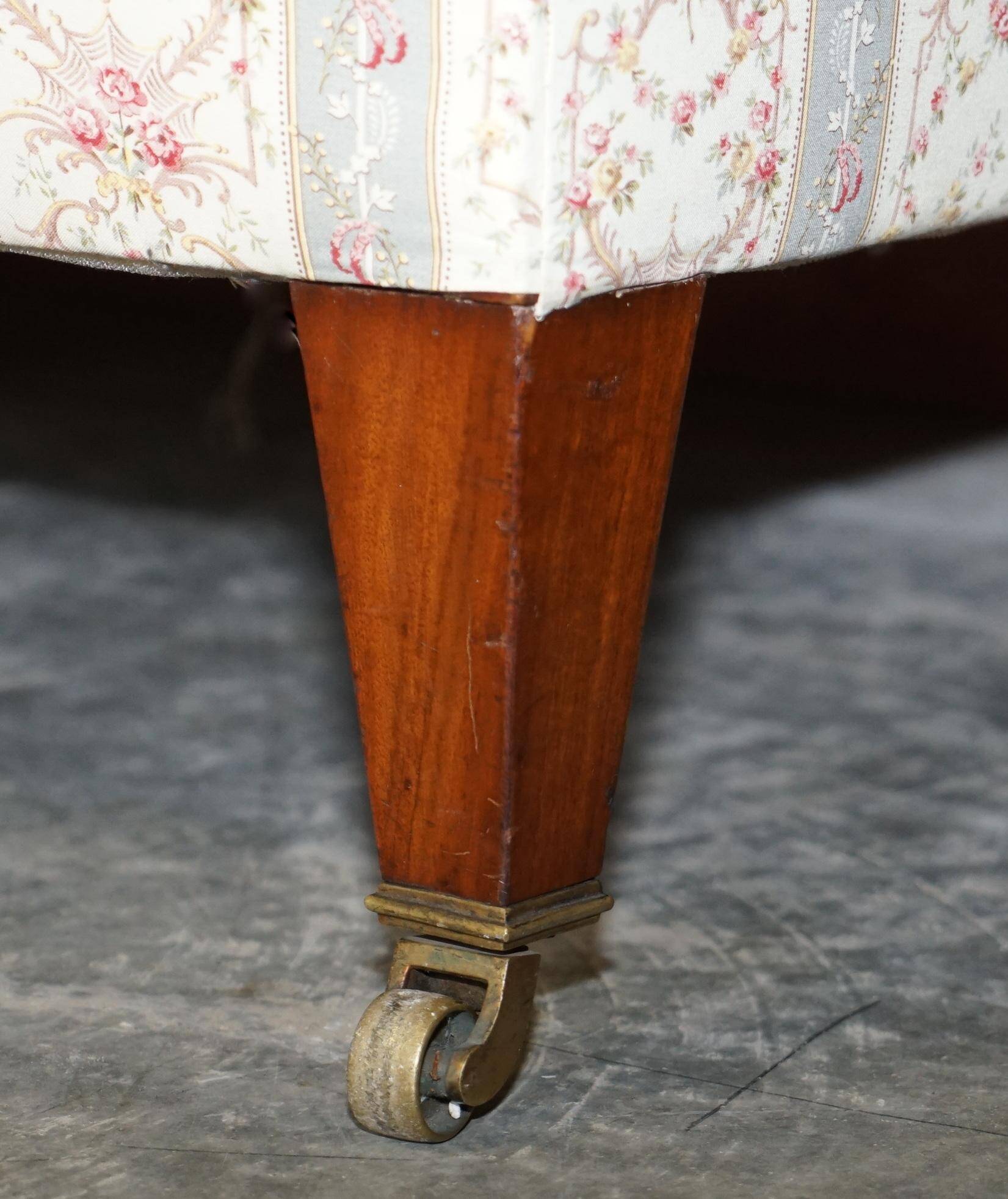 Large canapé Antique Howard & Sons Portarlington original tapestry ticking