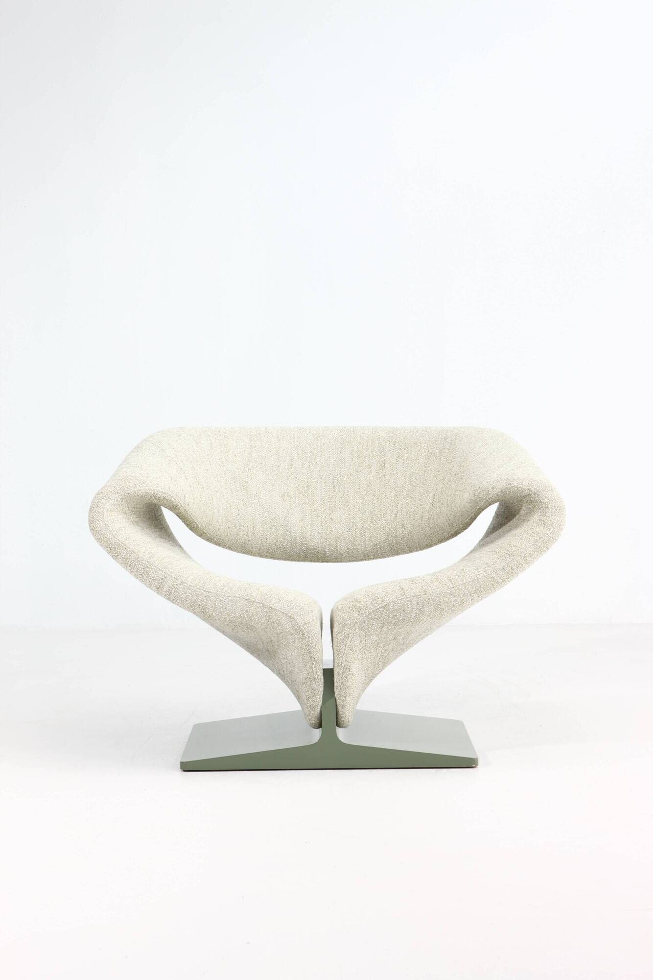 fauteuil "Ribbon Chair" de Pierre Paulin édition Artifort