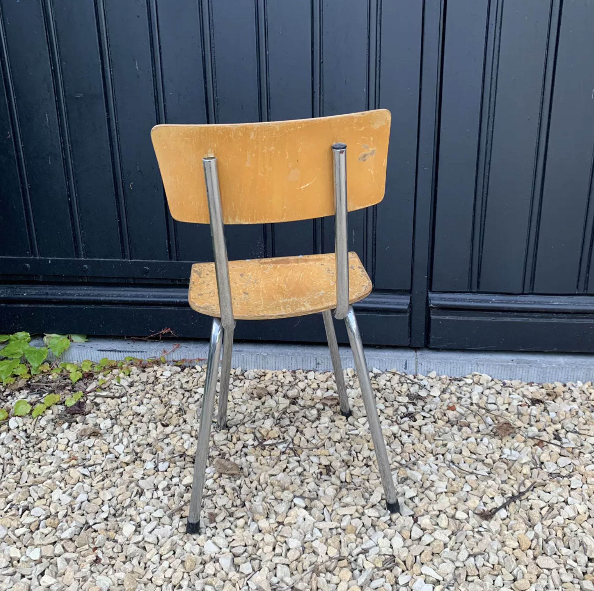 Chaise d'écolier plusieurs pièces disponibles