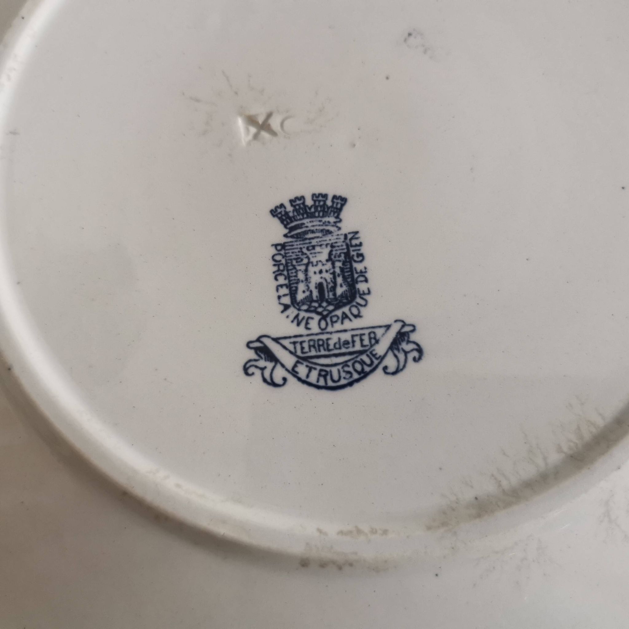 Old "Etruscan" flat plates in opaque porcelain from Gien Terre de Fer