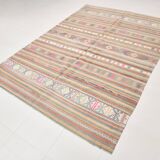 Grand Kilim Vintage en Couleurs Soft, Pièce Unique au Charme Bohème