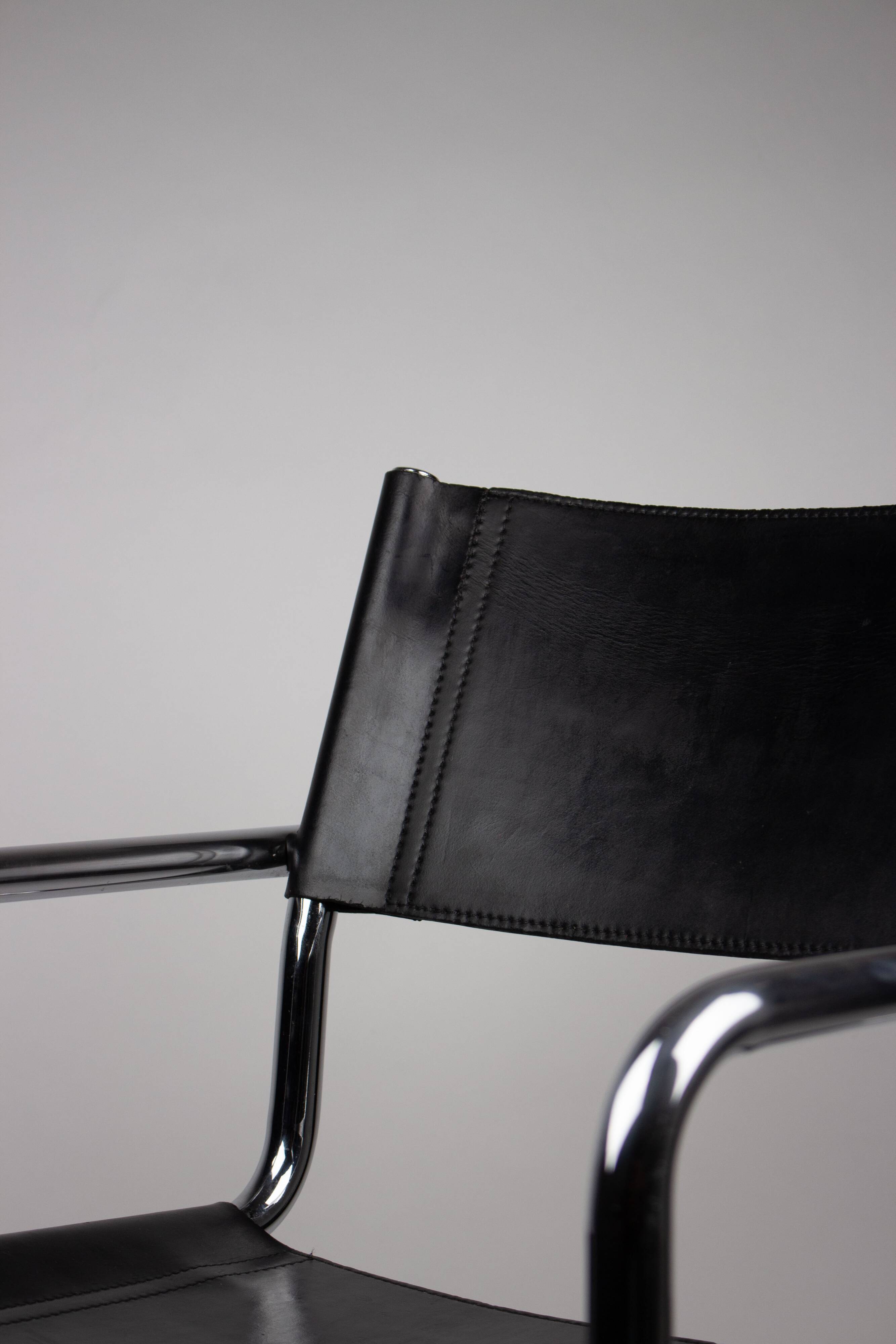 Pair of Matteo Grassi MG5 chairs in black leather and chrome