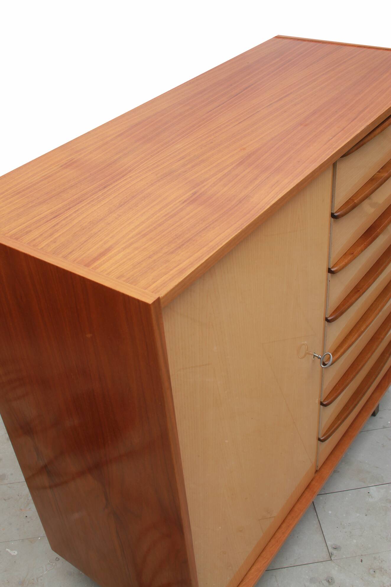 1950s chest of drawers bicolor maple/walnut