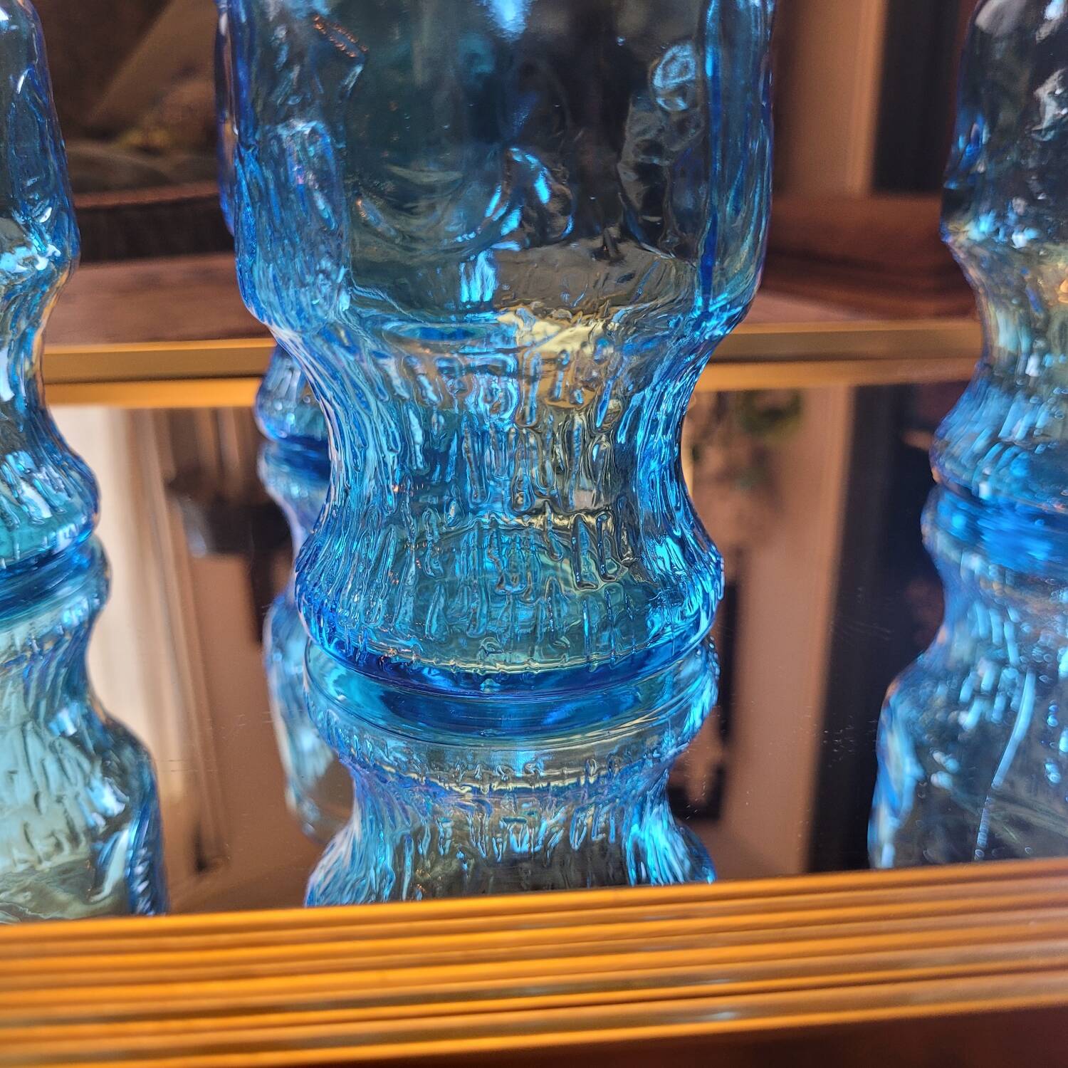 4 verres à orangeade bleus – Italie 70’s, fruits en relief