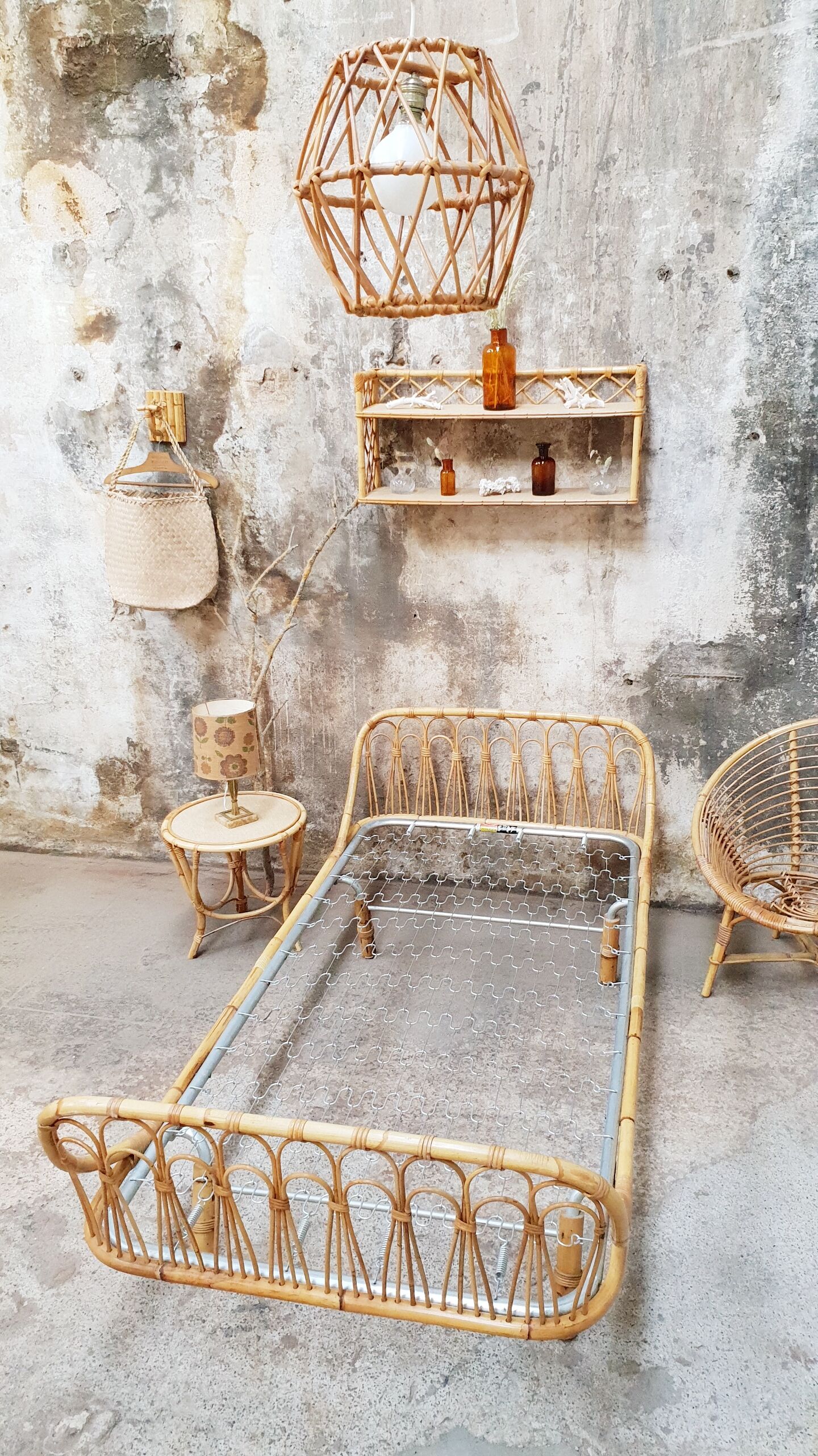 Lit rotin vintage