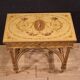 Table d'appoint laquée et dorée française par Sormani dans le style Louis XVI