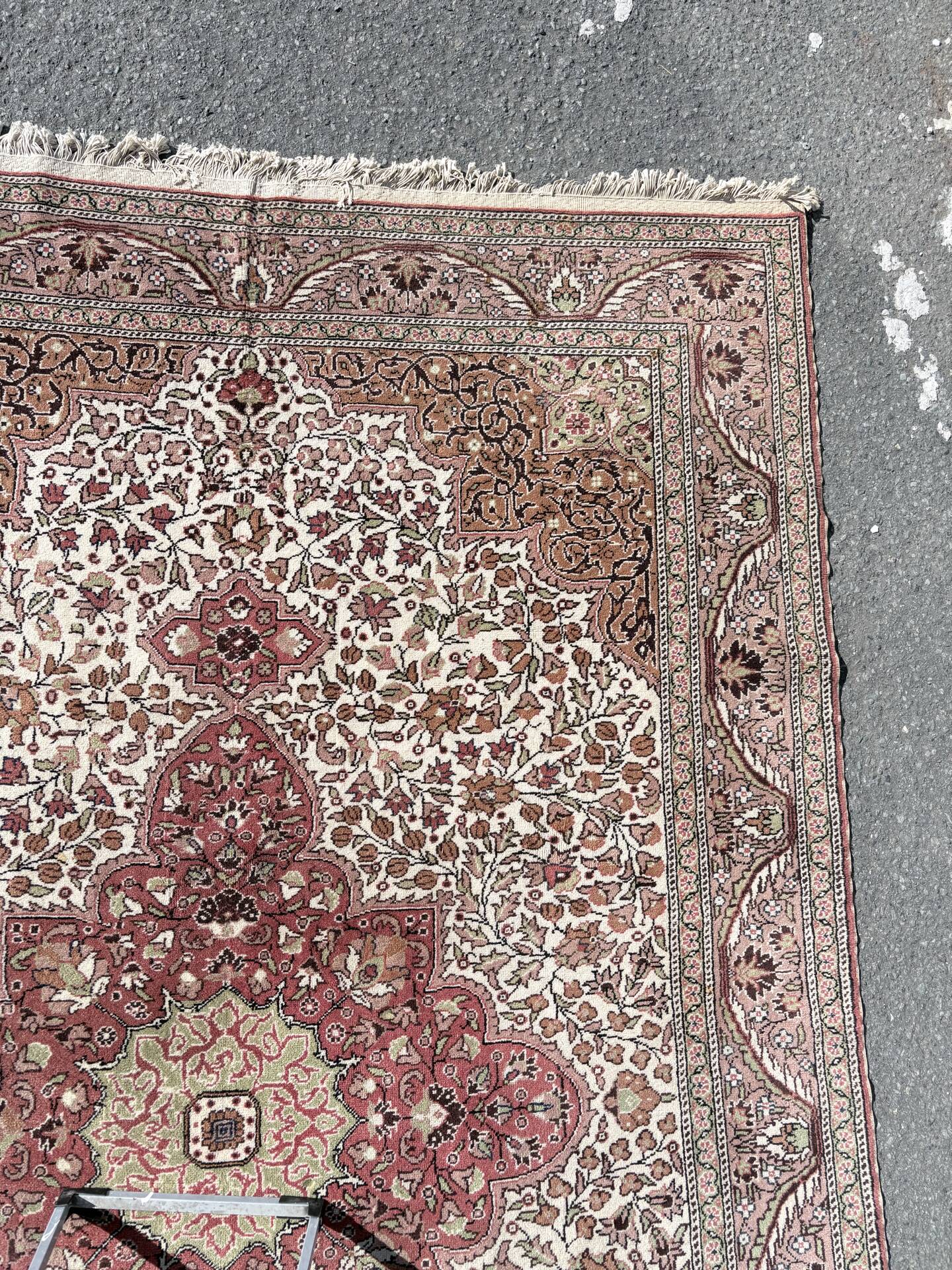 Handmade Turkish Oriental rug in wool