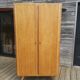 Armoire vintage pieds compas