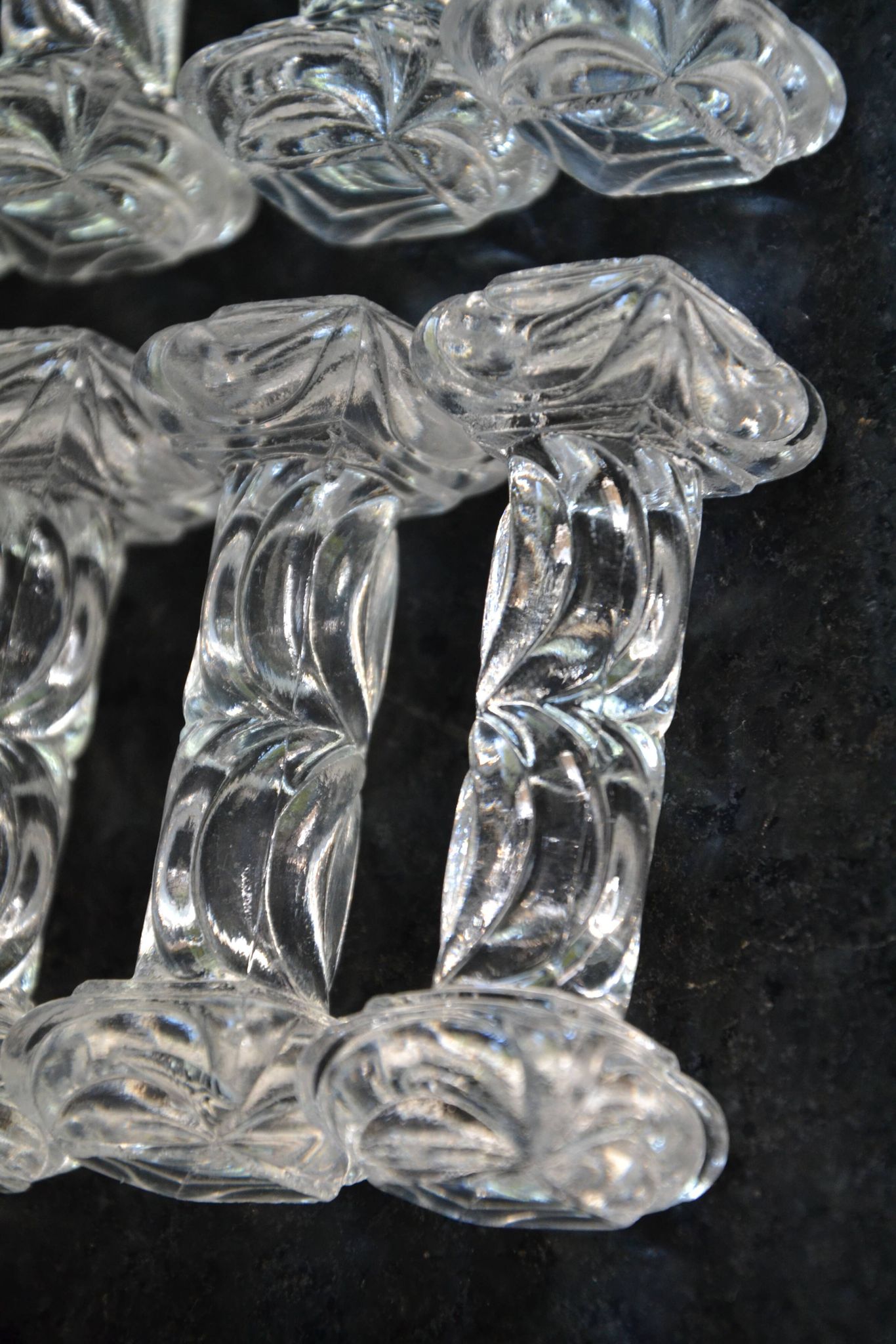8 cutlery holders made of cut glass