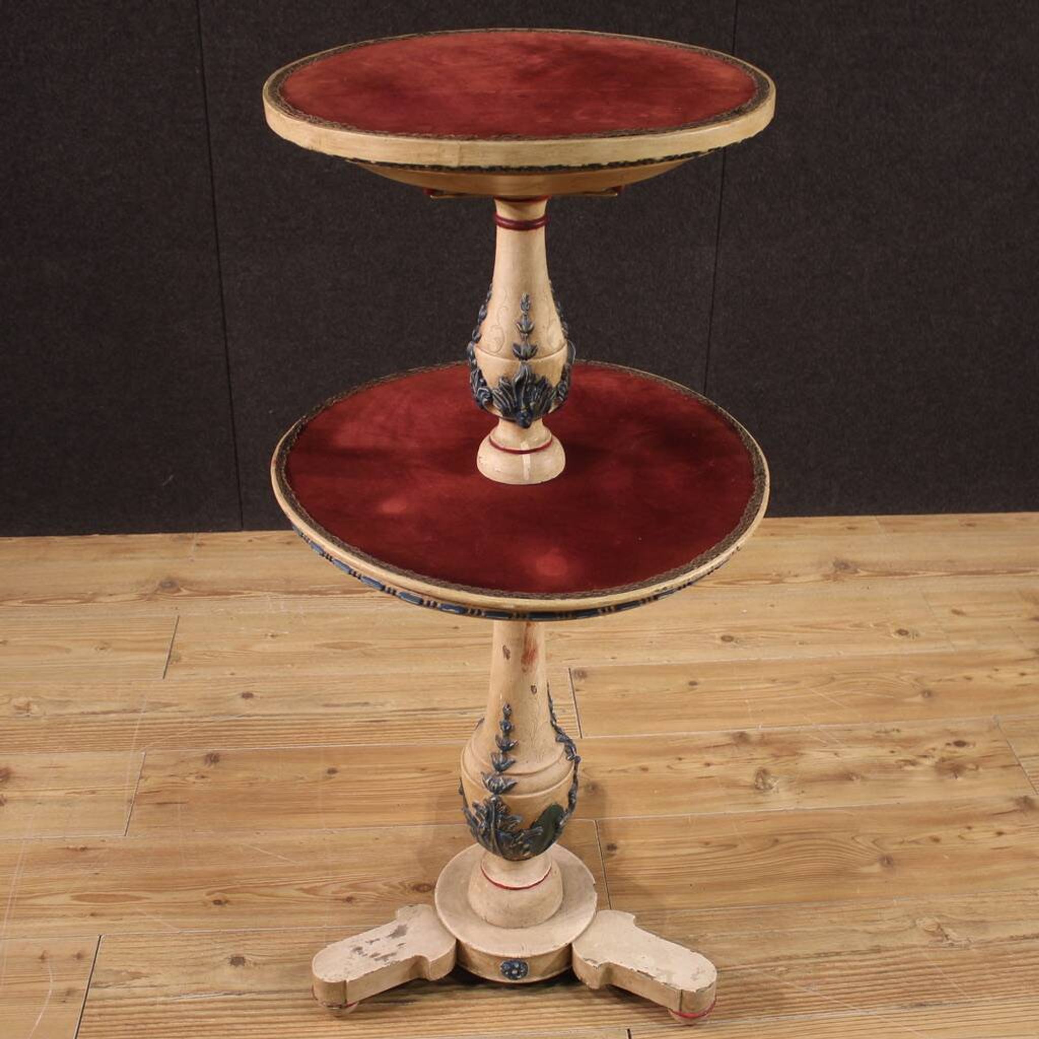 Lacquered wood Italian etagere from the first half of the 20th century