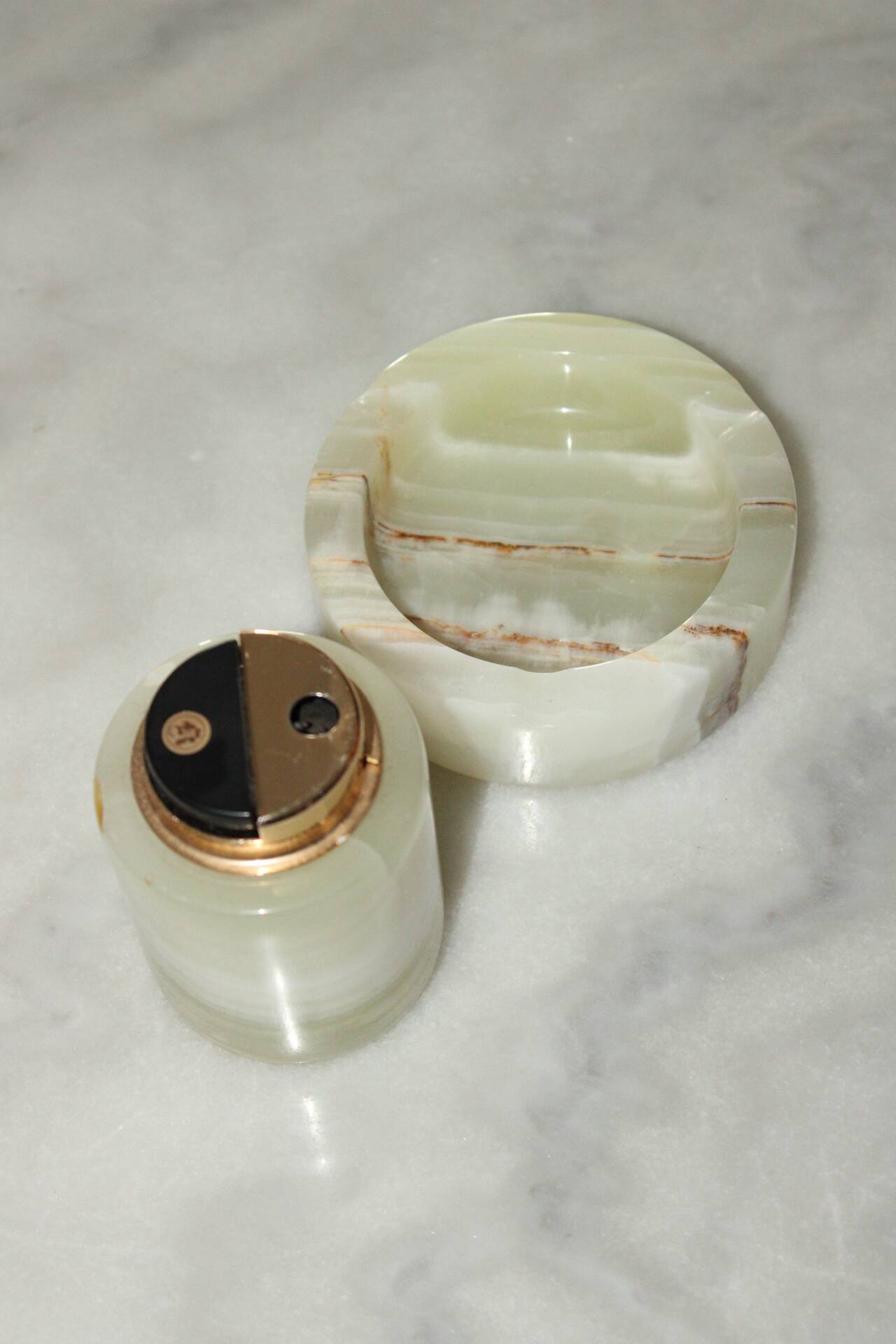 Table ornament in onyx and ashtray - Vintage