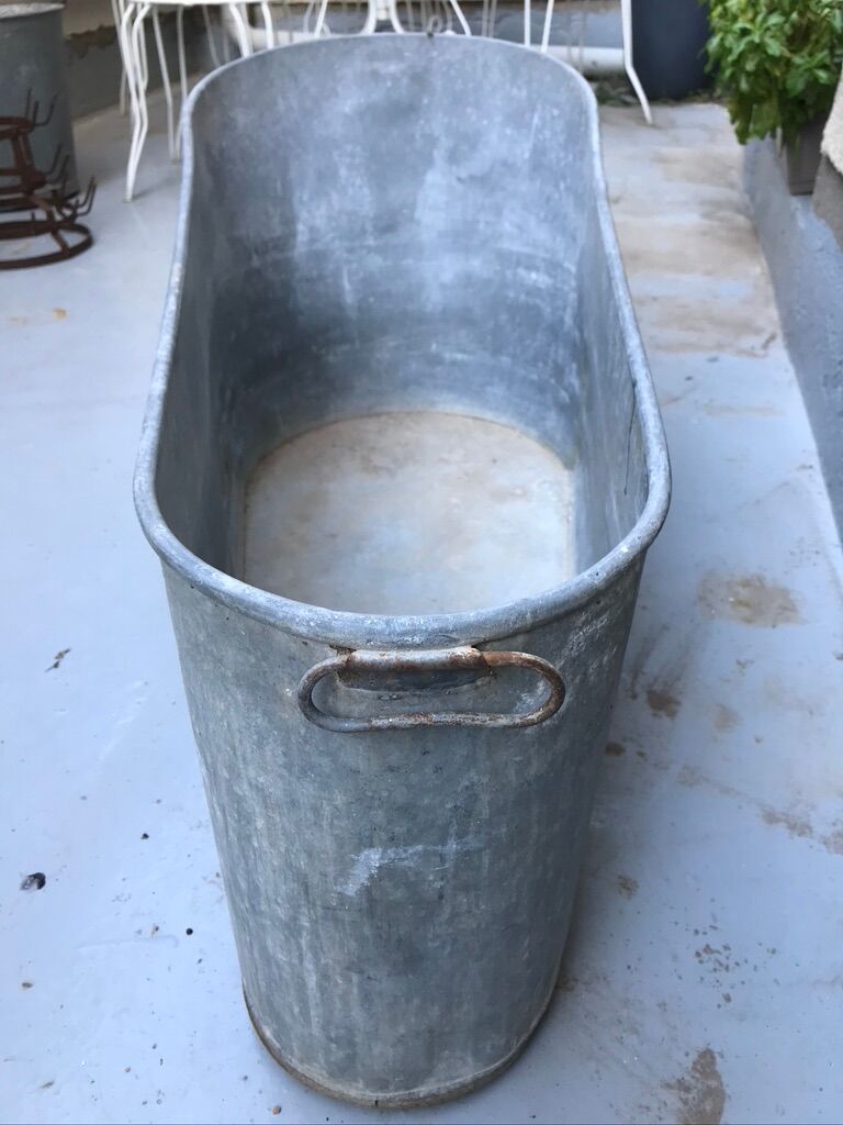 Zinc bathtub early XX