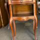 Table de chevet, style Louis XV–un tiroir