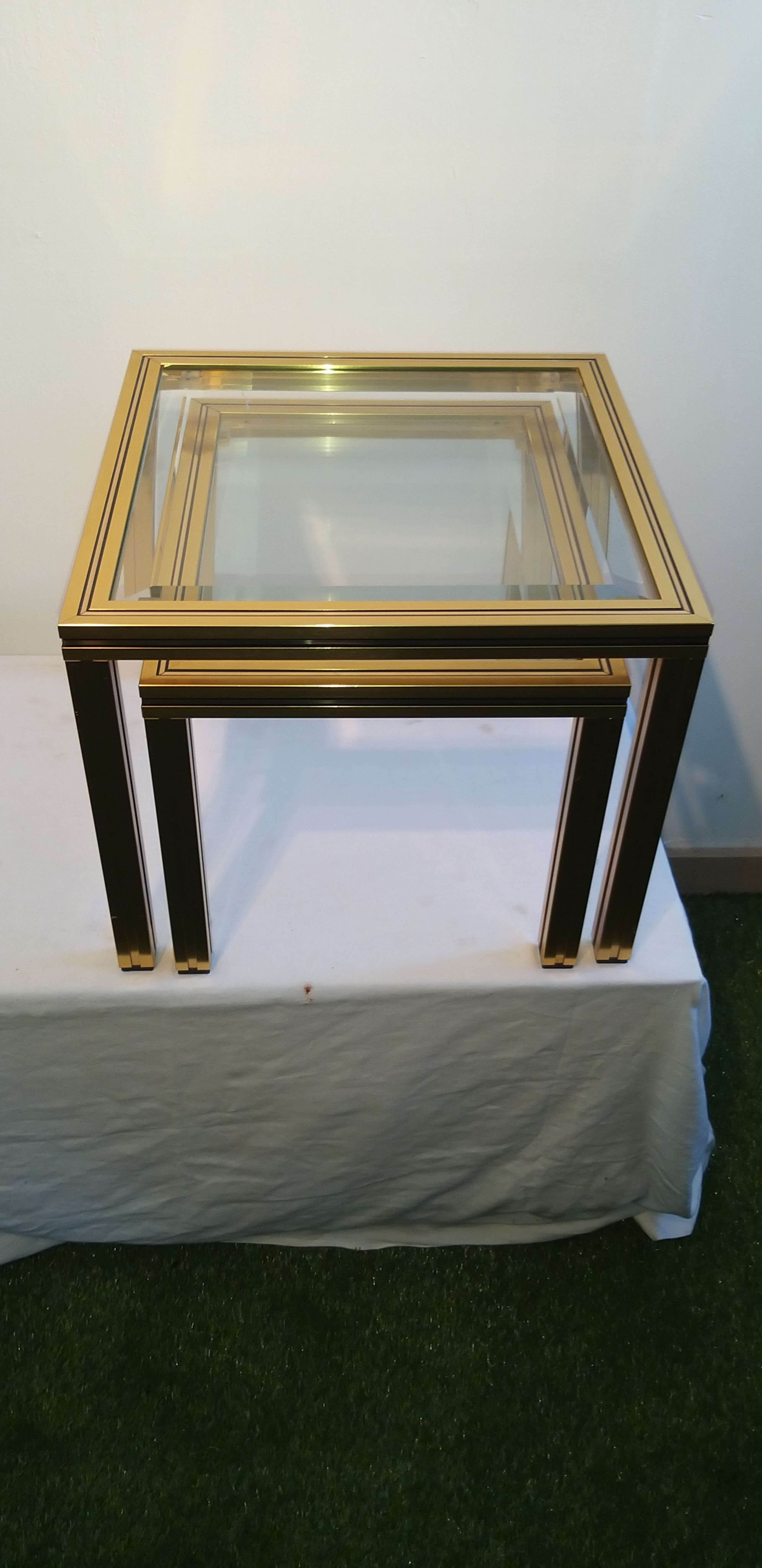 Table gigogne métal doré années 70