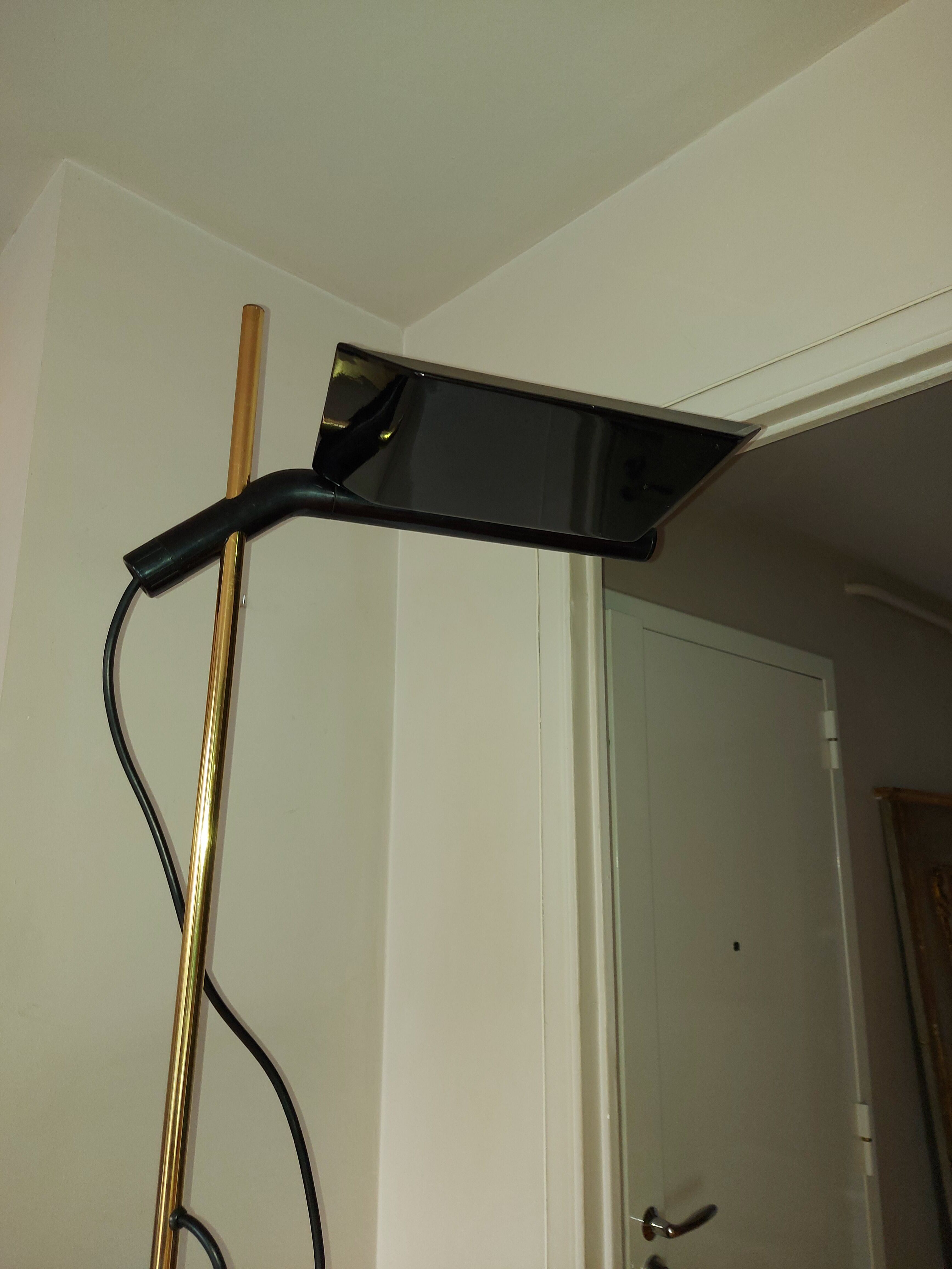 Guzzini design lamppost (marble foot)