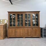 Large two-part display case (renovated)