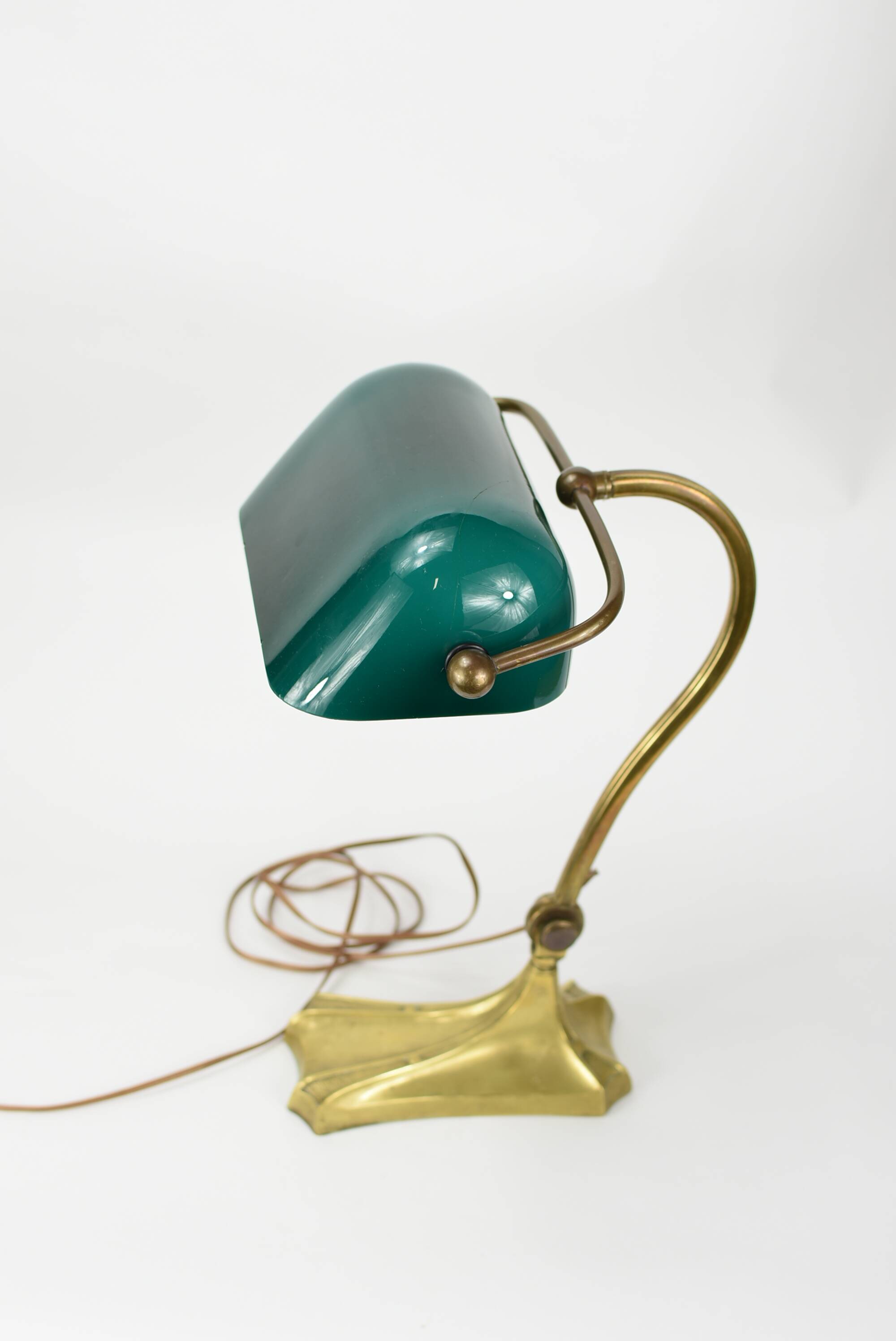 Notary type lamp.