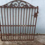 Grille porte fer forgé