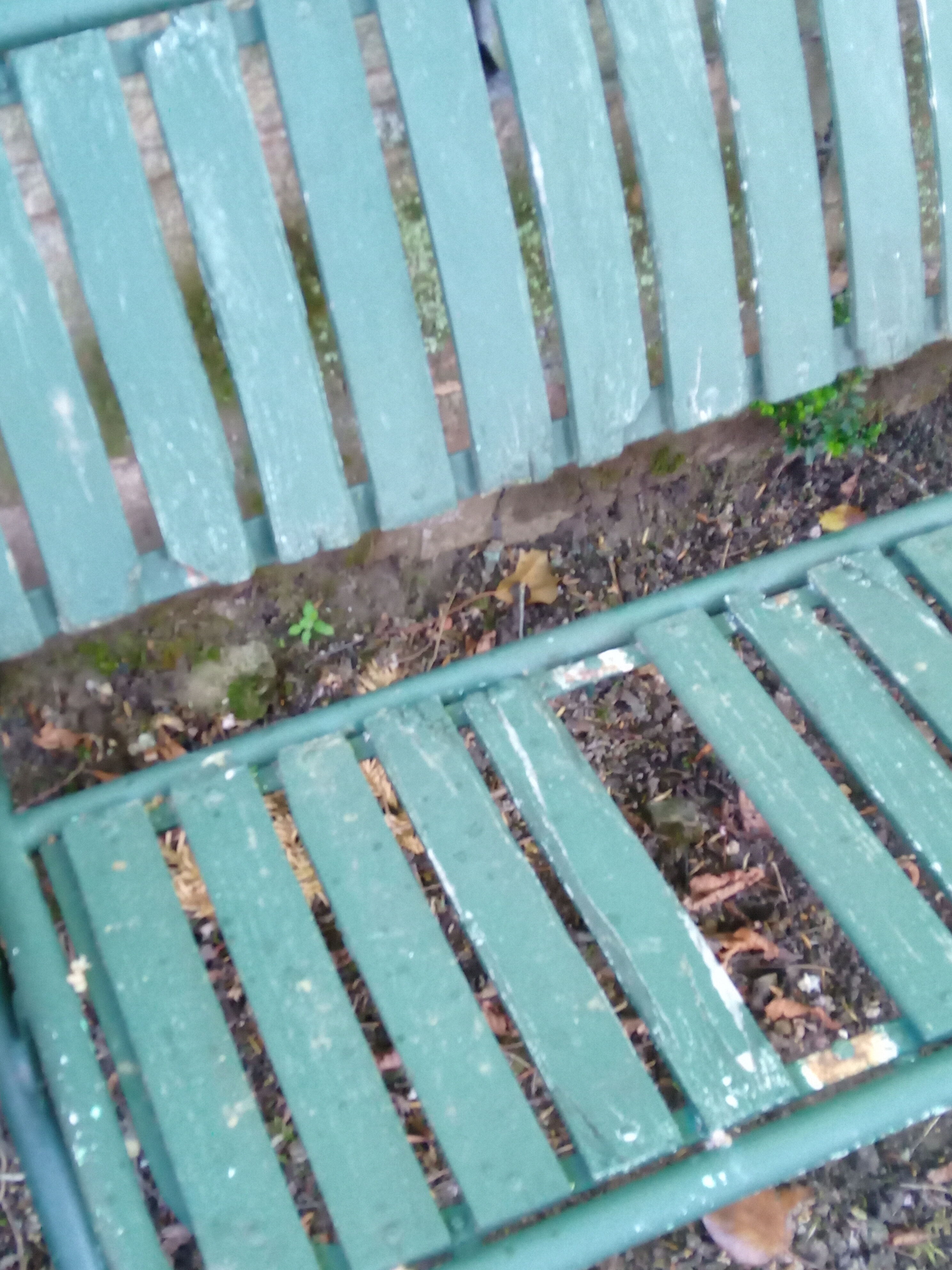 Folding garden bench