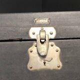 Old car trunk Malleauto