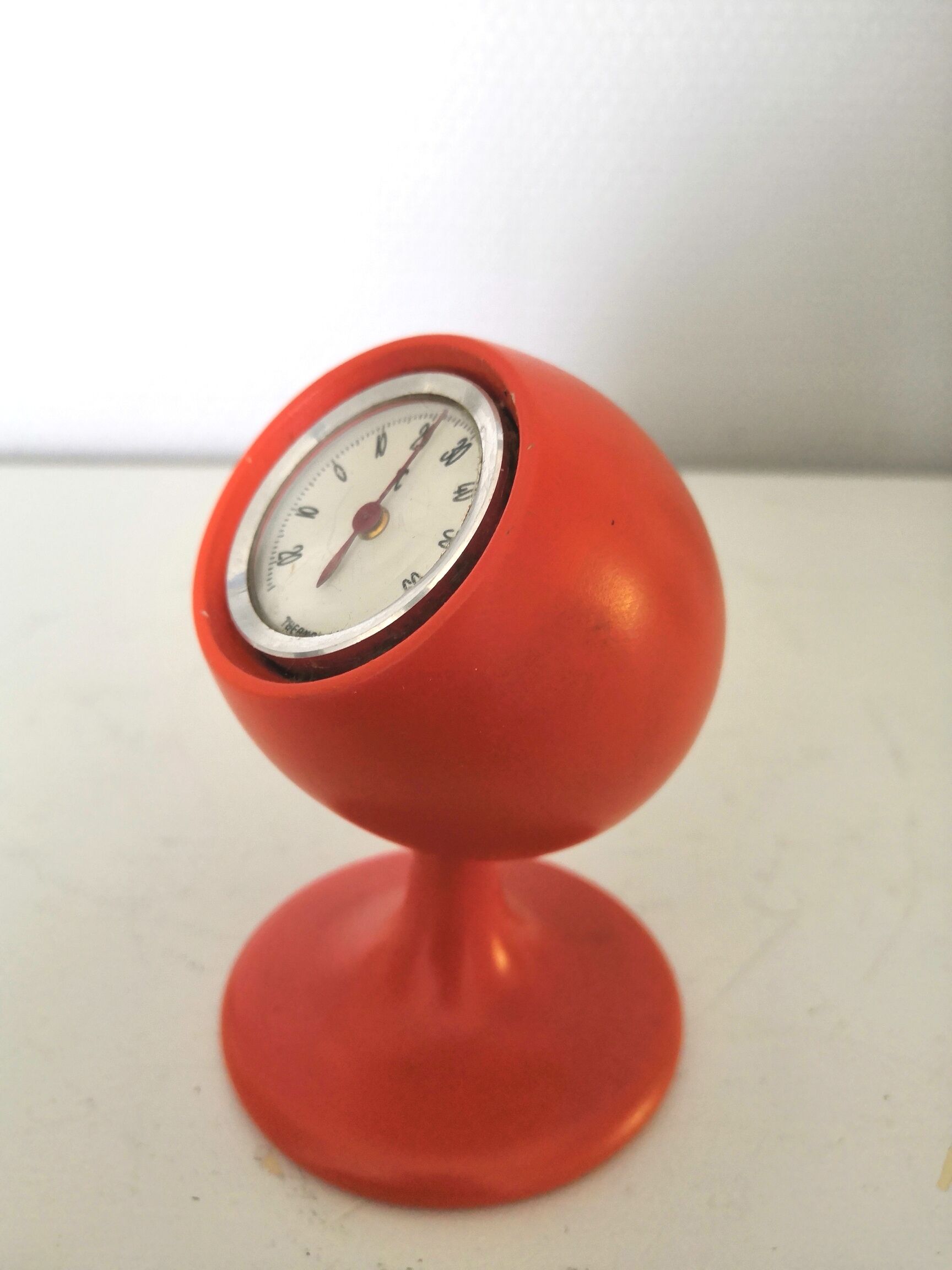 Vintage tulip thermometer design 70s