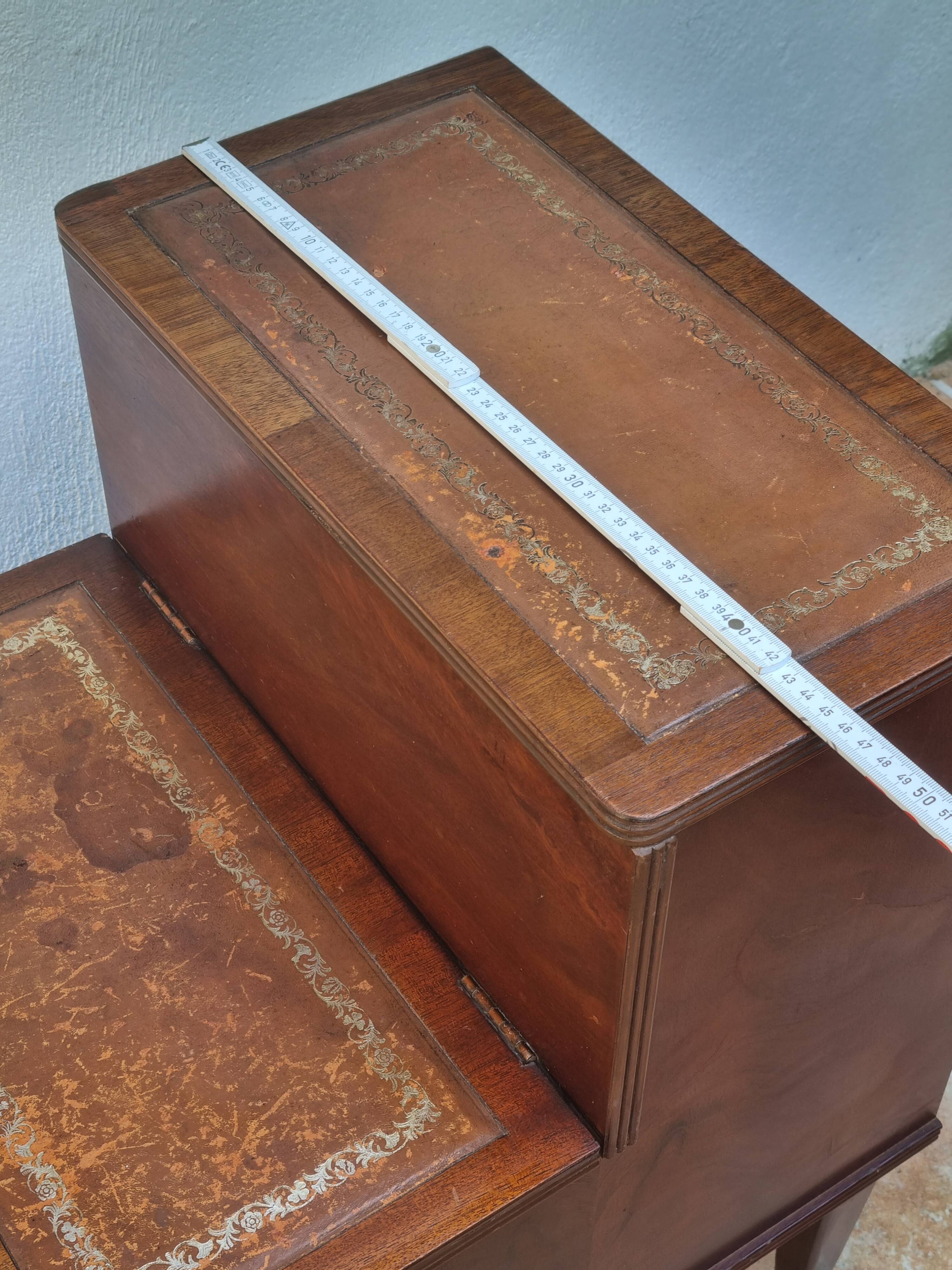Escalier bibliothèque vintage style anglais, coffre, bois et cuir, 67 cm