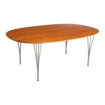 Oval table Arne Jacobsen cherry wood