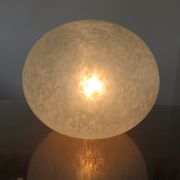 Lampe caillou Italienne en verre moucheté blanc années 80