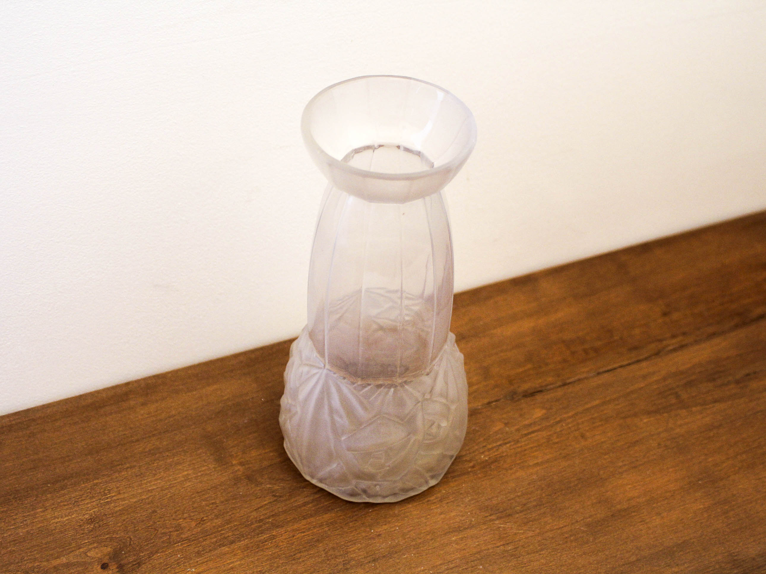 Art deco vase in molded pressed glass