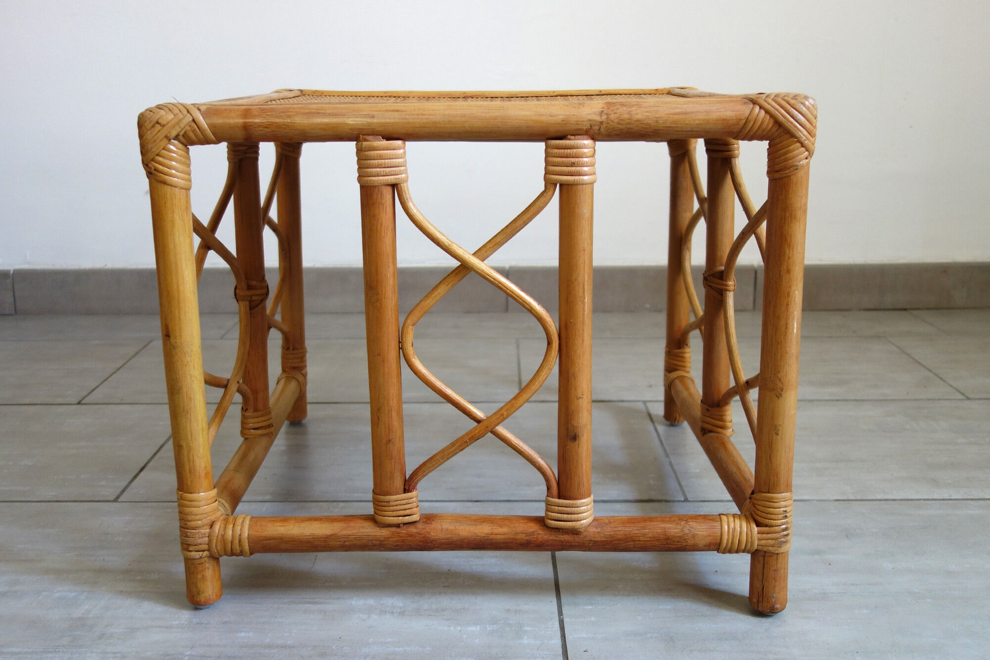 Paire de tables basses en rotin
