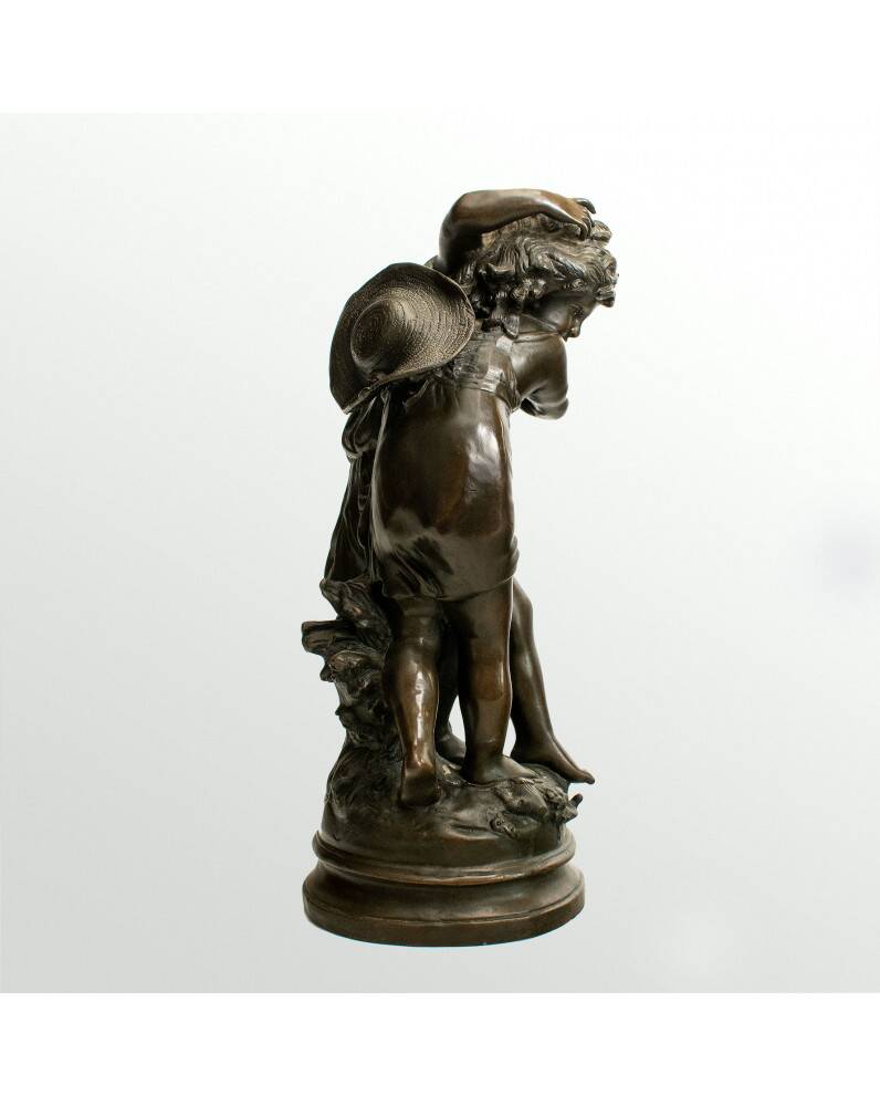 Bronze statue of two children carrying a bouquet of flowers, signed Auguste Moreau (1834-1917)