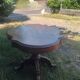 Antique guéridon in Napoléon III style – Solid walnut – Scalloped top