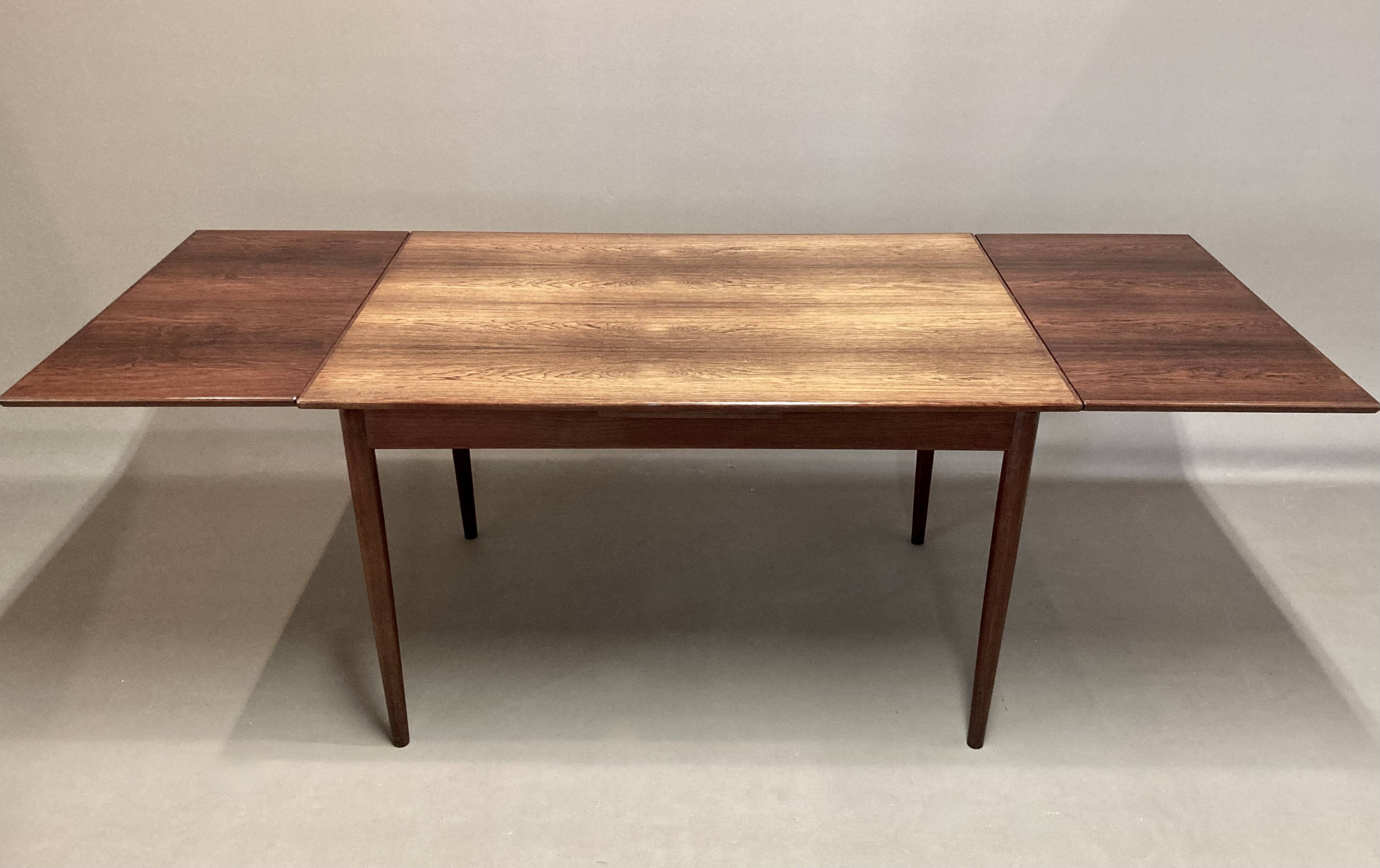 Extendable high table in rosewood "Scandinavian Design" 1950.