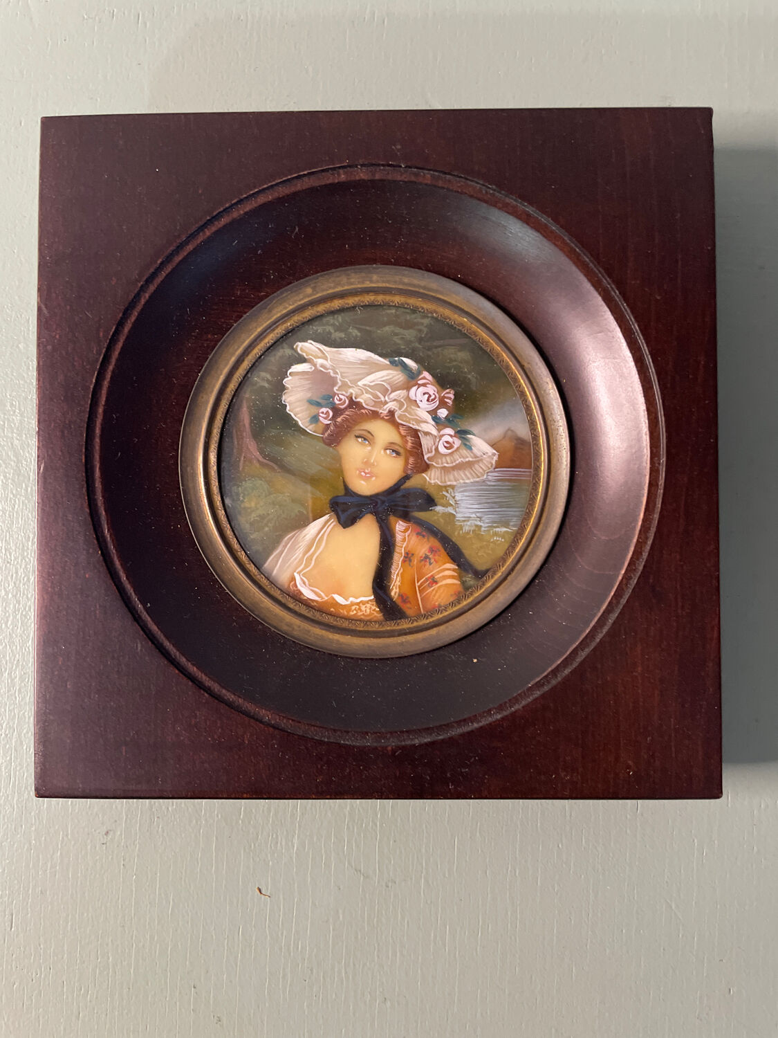 Framed portrait of a woman.