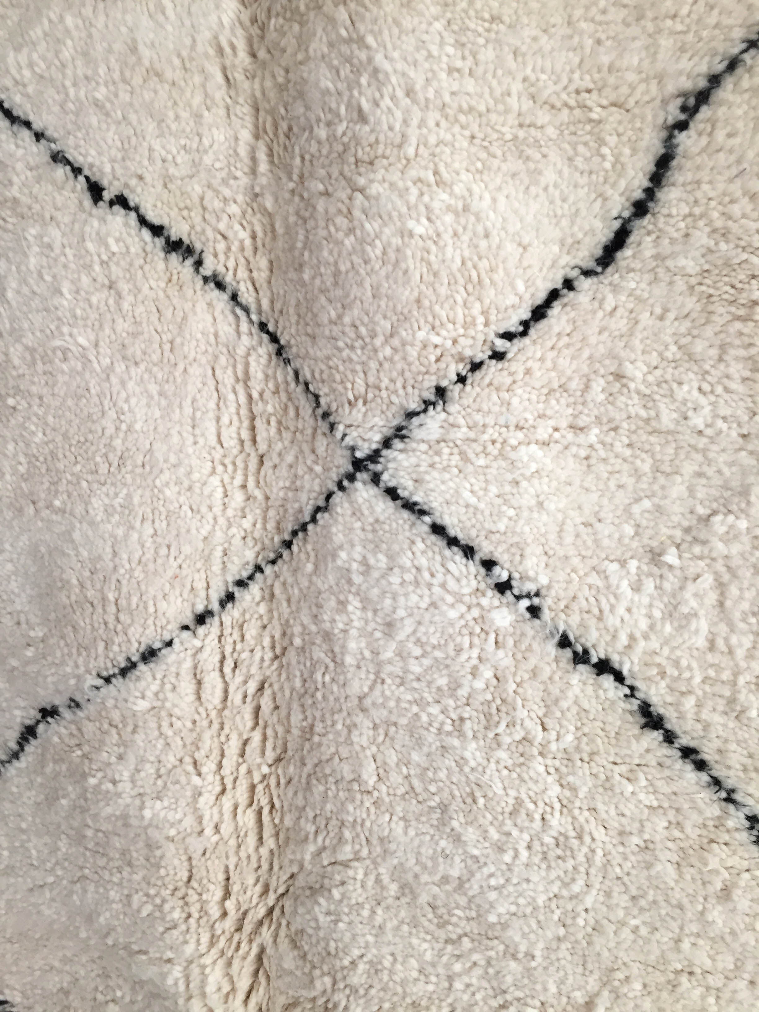 Moroccan Berber carpet Beni Ouarain ecru with black diamonds 300x217cm