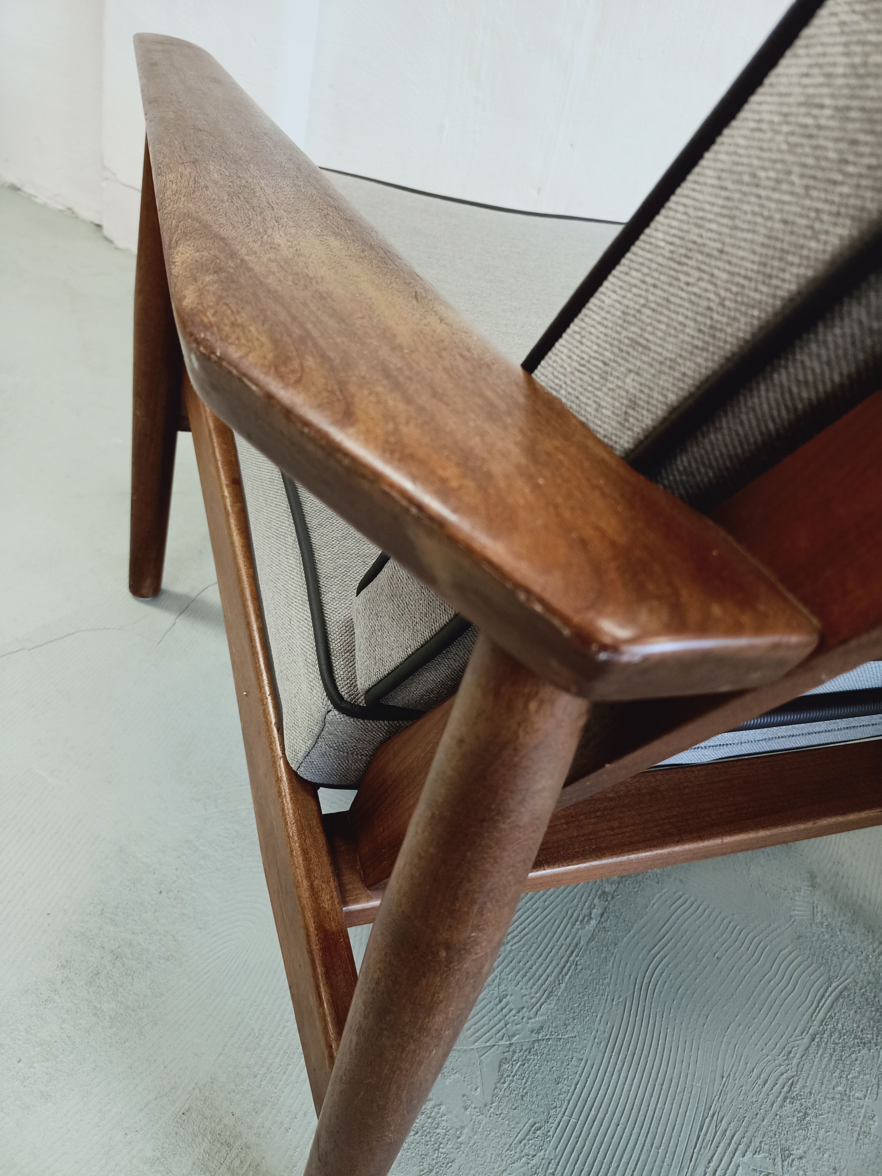 Paire de fauteuils en teck des années 1960, design hollandais