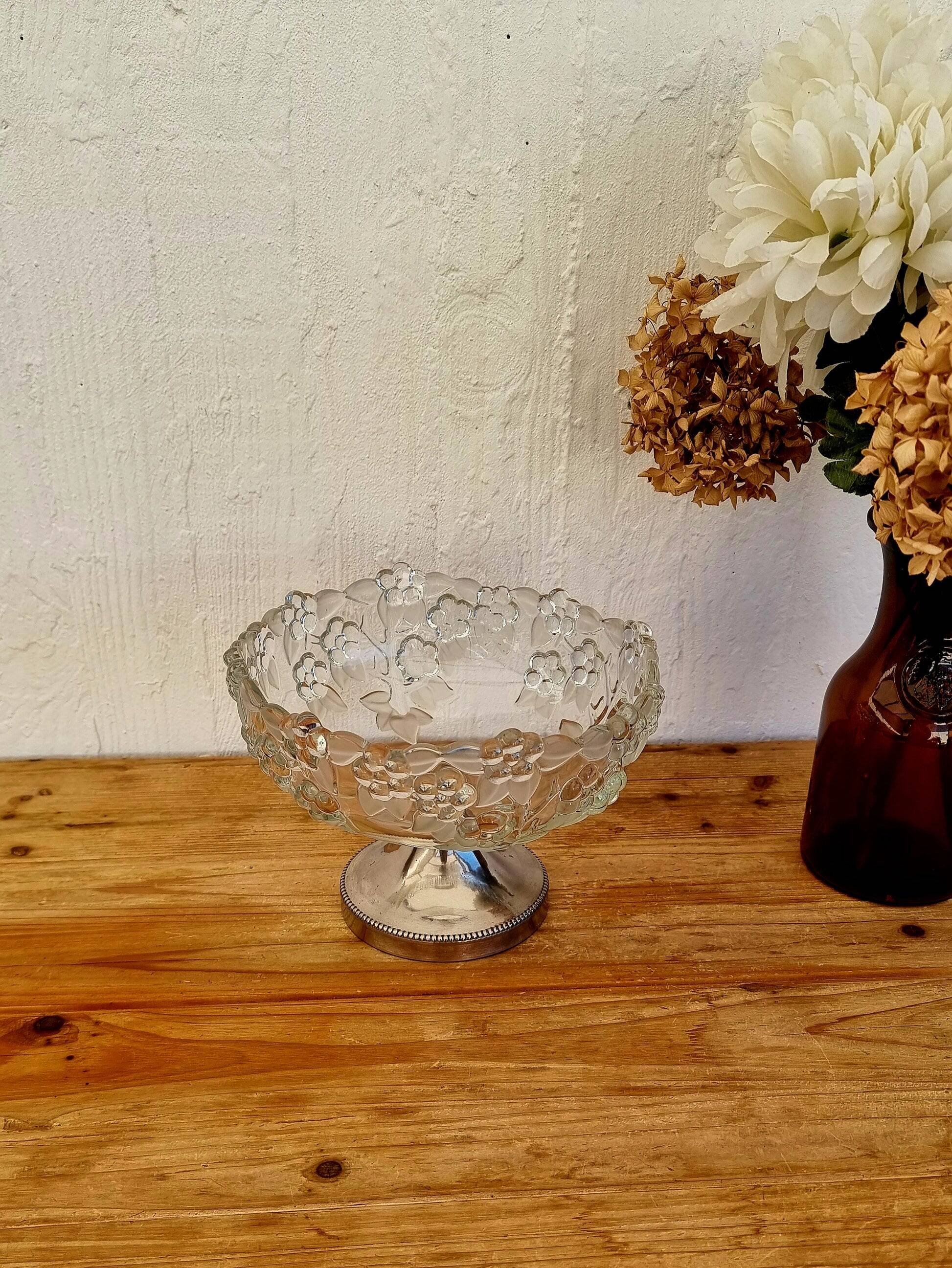 Vintage glass fruit bowl on a stand from the 60s/70s.